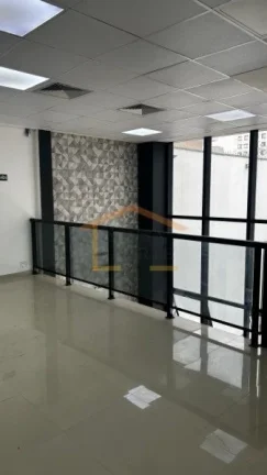 Imagem Prédio comercial com aproximadamente 670m², de construção recente e instalações modernas, dist...