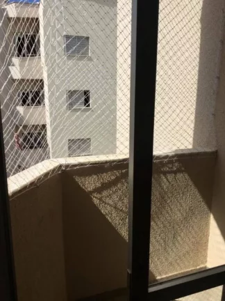 Imagem Apartamento com ótima localização, 2 quartos sendo uma suíte com armário embutido, sala, sacada...