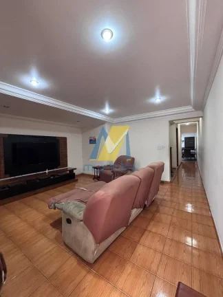 Imagem Sobrado Completo com 3 Dormitórios, Área Gourmet e 3 Vagas à Venda