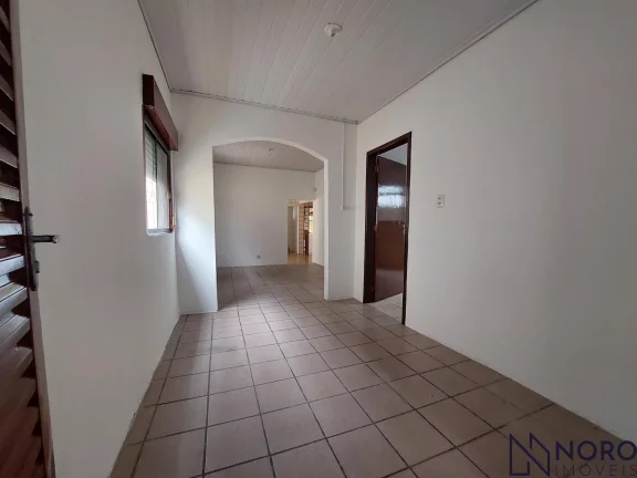 Imagem Casa na Silva Jardim imediações da Borges de Medeiros com 2 dormitórios 2 vagas