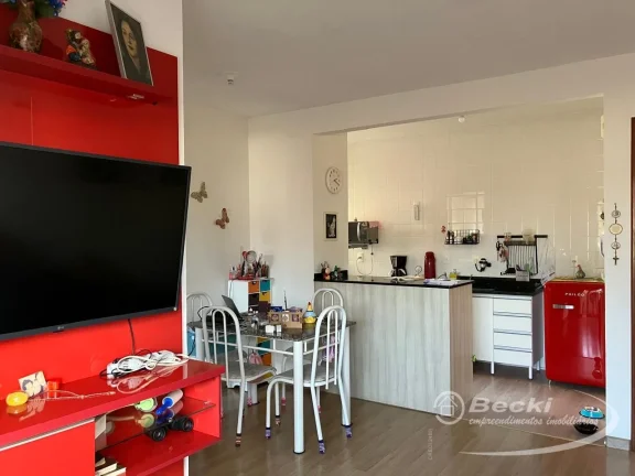 Imagem Apartamento com três quartos no bairro Floresta.