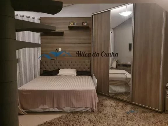 Imagem Sobrado com piscina para Venda com 3 dormitórios, 4 vagas, 220m², Vila Assunção em Santo André