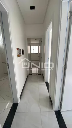 Imagem Casa Suíte + 02 Quartos - Cristo Rei