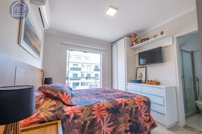 Imagem Casa Geminada 3 suítes!