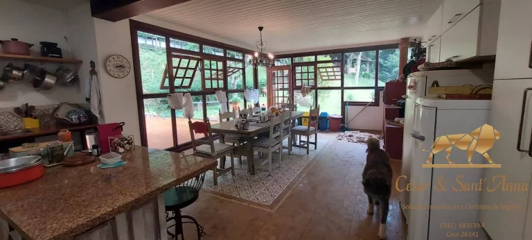 Imagem Encante-se com esta belíssima Chácara à venda em Campos do Jordão-SP