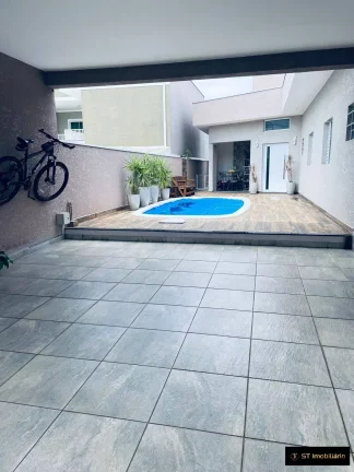 Imagem Linda Casa com Piscina em Bairro Vista Alegre em Bragança Paulista