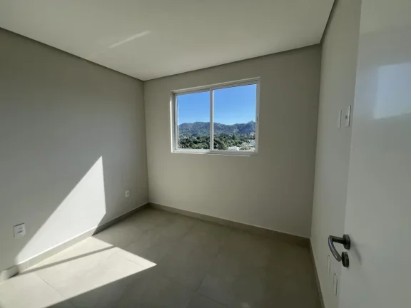 Imagem Apartamento 03 quartos, sendo 01 suíte novo e pronto para morar, na Praia de Gravatá em Navegantes SC. Adriano Carpes Imóveis Vende