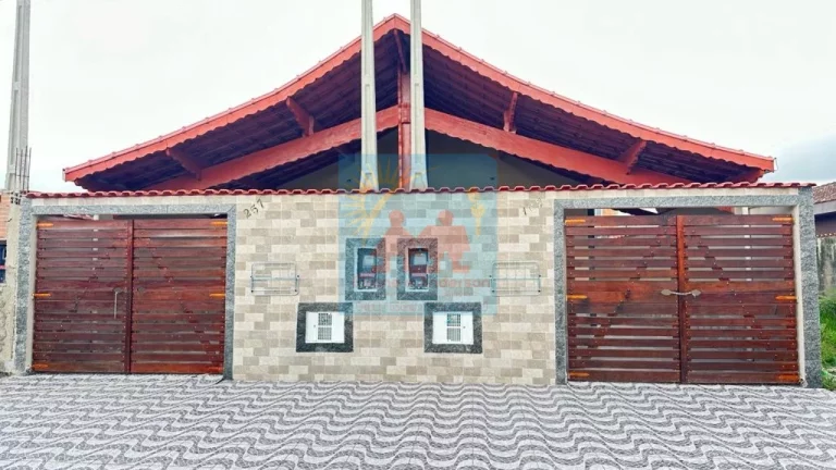 Imagem Casa na Praia de Mongaguá com churrasqueira, 239.900,00