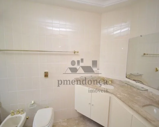 Imagem Apartamento Higienópolis com 197m², 3 suítes e 3 vagas.