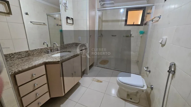 Imagem Amplo Apartamento com Sacada – 142m² e 2 Vagas no Centro