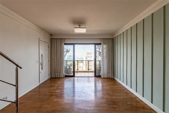 Imagem Cobertura à venda com 4 quartos, sendo 2 suítes, no condomínio Antonieta, São Paulo - SP
