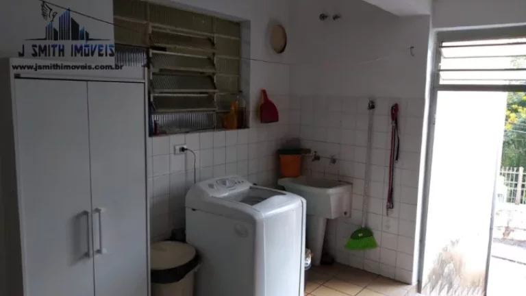 Imagem CASA TÉRREA NO CENTRO DE COTIA, EM TERRENO 320m² AO LADO DE COMÉRCIO