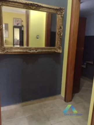 Imagem Sobrado com 4 Quartos e 4 banheiros à Venda, 175 m² por R$ 864.990