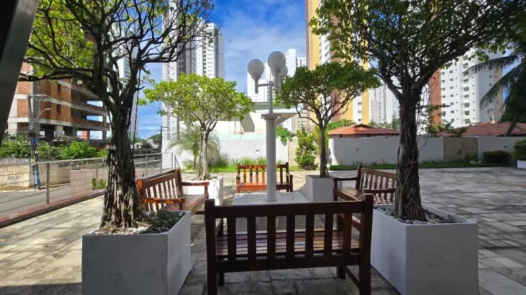Imagem Apartamento com 4 dormitórios à venda, 220 m² por R$ 1.200.000,00 - Brisamar - João Pessoa/PB