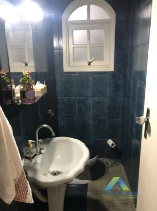 Imagem Excelente sobrado com 3 dormitórios, 3 vagas, 3 banheiros com facil acesso a comércios e principais avenidas