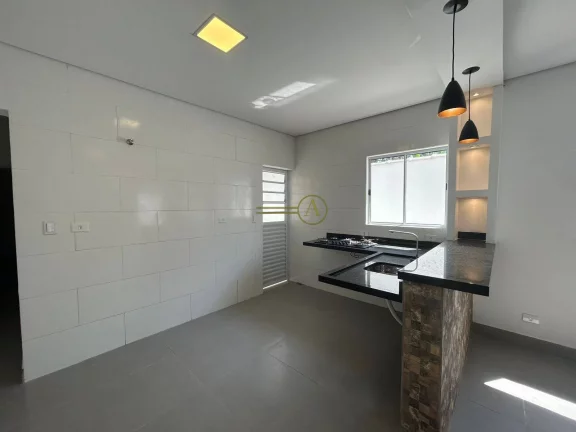 Imagem Casa à venda com 3 suítes em bairro seguro, a poucos passos da delegacia