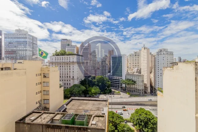 Imagem Excelente Oportunidade: Conjunto Comercial à Venda em São Paulo-SP, Bairro República - 1 Sala, 1 Banheiro, 36m² de Área