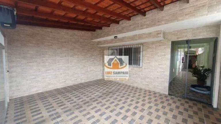 Imagem Casa, 2 Dormitórios, 300m da Praia Satélite