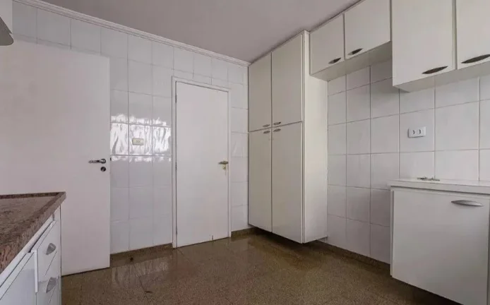 Imagem Locação Apartamento Cerqueira Cesar - 170M², 3 Dorms, 1 Suíte, 2 Vagas.