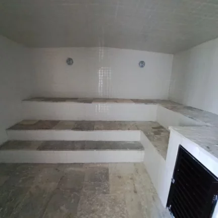 Imagem PITANGUEIRAS - APARTAMENTO AMPLO COM 2 DORMITÓRIOS NA PRAIA DE PITANGUEIRAS COM PISCINA E 2 VAGAS PARA AUTO