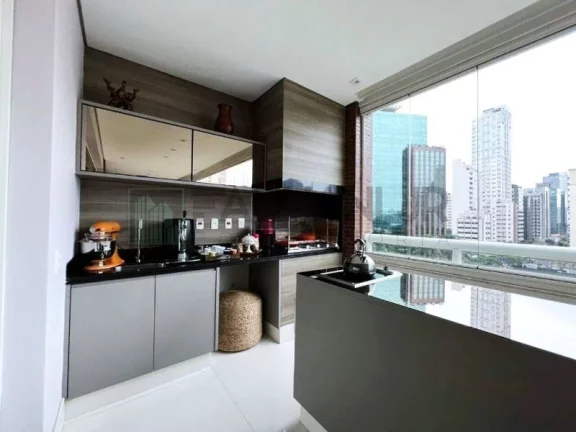 Imagem Excelente oportunidade! Imóvel amplo à venda no coração do Itaim Bibi, em São Paulo. Com 3 quartos, sendo 3 suítes, e 3 banheiros no total, este imó
