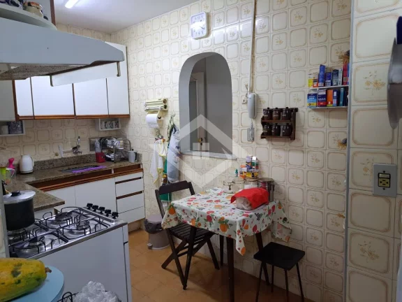 Imagem Apartamento de 3 Quartos para Venda em Copacabana com 120 m²
