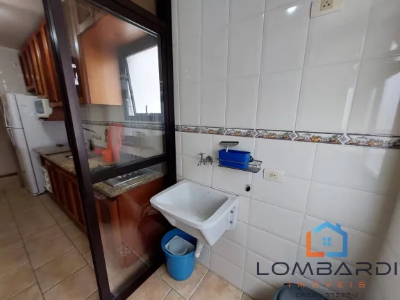 Imagem Ótimo apartamento com ampla planta e a poucos metros da praia !