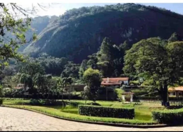 Imagem CASA NO CAMPO CONDOMÍNIO CLUB VALE DA SERRA, TERESÓPOLIS ACEITA FINANCIAR