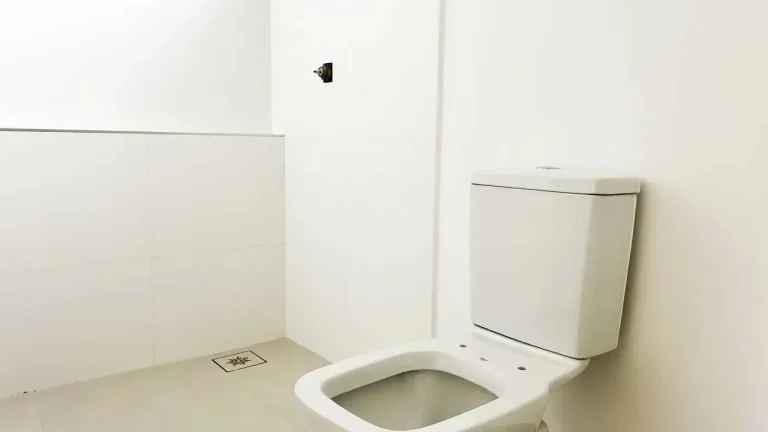Imagem Apartamento com 3 dormitórios sendo 1 suíte e 2 vagas de garagem no Centro de Balneário Camboriú