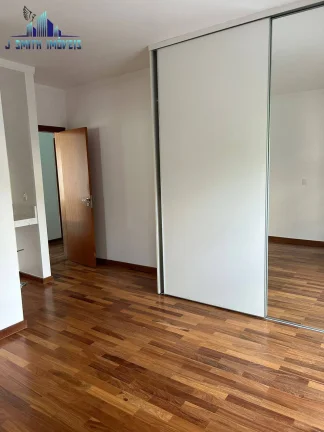 Imagem CASA CONTEMPORÂNEA NA GRANJA VIANA, PISCINA, PAISAGISMO, TODA REFORMADA.