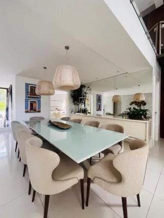Imagem Casa Alto Padrão à Venda em Alphaville Salvador I | 600m² Privativos | 4 Suítes | Energia Solar | Espaço Gourmet