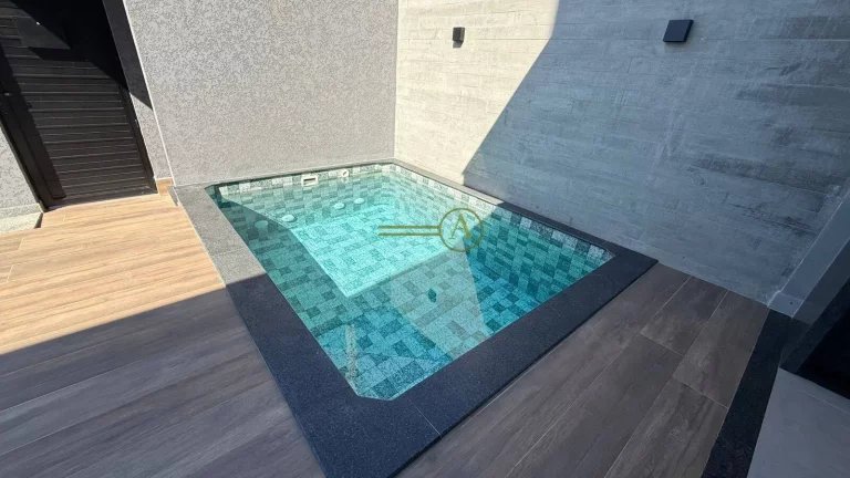 Imagem Lindo sobrado à venda novíssima com planejado de esquina apenas 600m praia