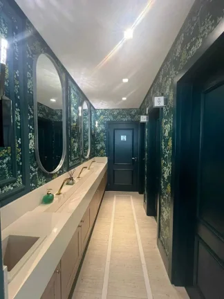 Imagem Apartamento alto padrão com 3 suítes e 3 vagas de garagem - Meia Praia | Itapema/SC