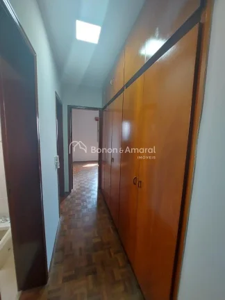 Imagem Apartamento amplo e bem localizado no Balão do Castelo, ao lado da Padaria Nico. Conta com sala par...