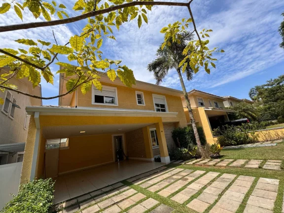 Imagem Casa com 4 suítes ao lado do Shopping da Granja Viana