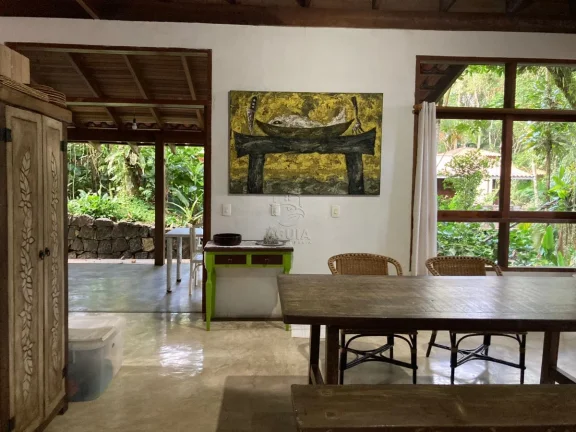 Imagem Excelente casa - 1 suíte- varanda- 2 terrenos- Praia do Félix- Ubatuba- SP