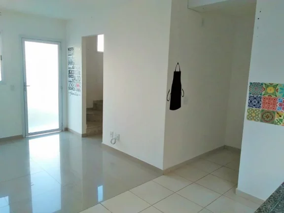 Imagem Sobrado com 2 dormitórios à venda, 65 m² por R$ 440.000,00 - Vila Colorado - Suzano/SP