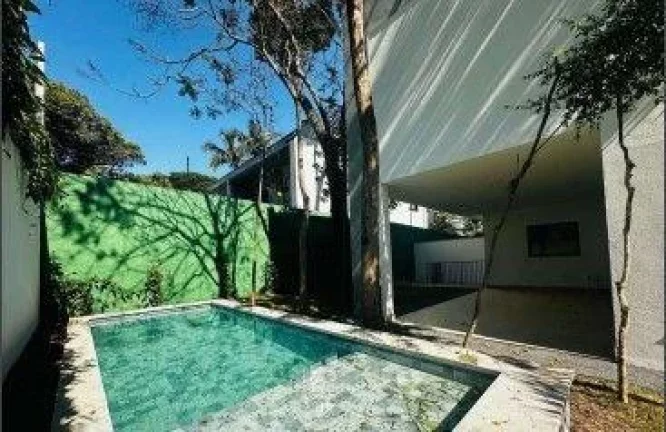 Imagem Casa de condomínio com 650 m², 4 quartos sendo 4 suítes à venda no bairro Alto da Boa Vista.