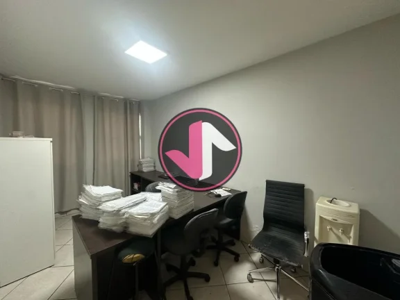 Imagem São 5 salas: piso inferior: 2 salas amplas, cozinha, recepção, banheiro social + despensa + jardi...