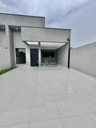 Imagem Casa com 3 Quartos 1 Suíte, Pé Direito Duplo e Amplo Quintal - em São José