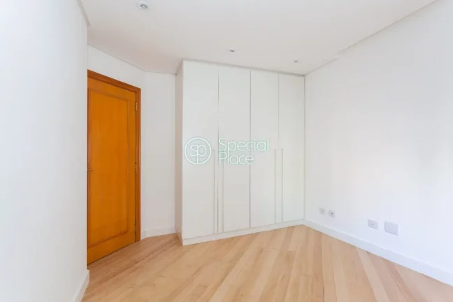 Imagem Excelente apartamento com 202m² em Higienópolis. Living super espaçoso, varanda com uma vista inc...