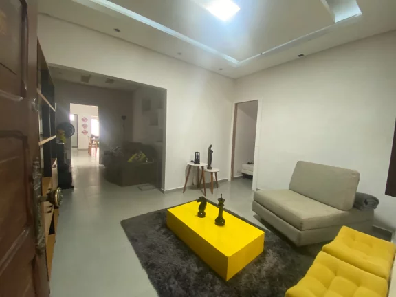 Imagem Imperdível oportunidade de investimento: Casa à venda em Belo Horizonte-MG, bairro Caiçaras, 3 quartos, 1 suíte, 3 salas, 2 banheiros, 1 vaga de garagem, 250,00 m².