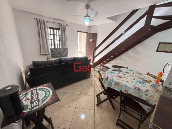 Imagem Casa com 2 dormitórios à venda, 77 m² por R$ 320.000,00 - Peró - Cabo Frio/RJ