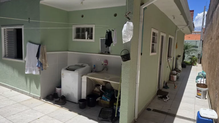 Imagem Casa com 2 dormitórios à venda, 69 m² por R$ 350.000,00 - Parque dos Príncipes - Jacareí/SP