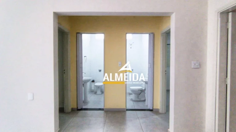 Imagem Casa com 3 dormitórios para alugar, 155 m² por R$ 2.674,00/mês - Centro - Rio Claro/SP
