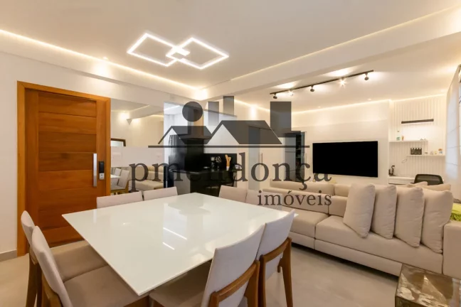 Imagem Apartamento reformado no primeiro andar em prédio charmoso da Ru Dr Gabriel dos Santos