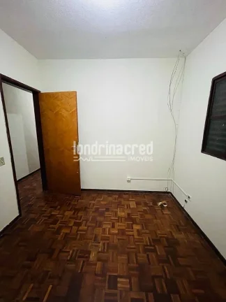 Imagem Casa à venda na Zona Norte de Londrina com 3 quartos, sala e cozinha integradas, 1 vaga de garagem, 73,25m² construídos em terreno de 137,50m²