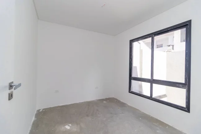 Imagem Sobrado 01 Novo no Xaxim de frente para Rua - R$634 MIL