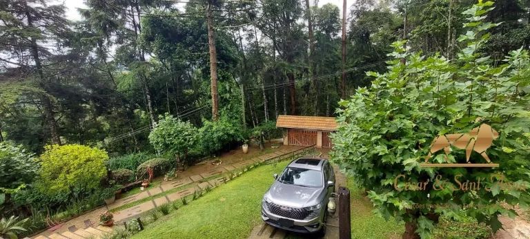 Imagem Encante-se com esta belíssima Chácara à venda em Campos do Jordão-SP