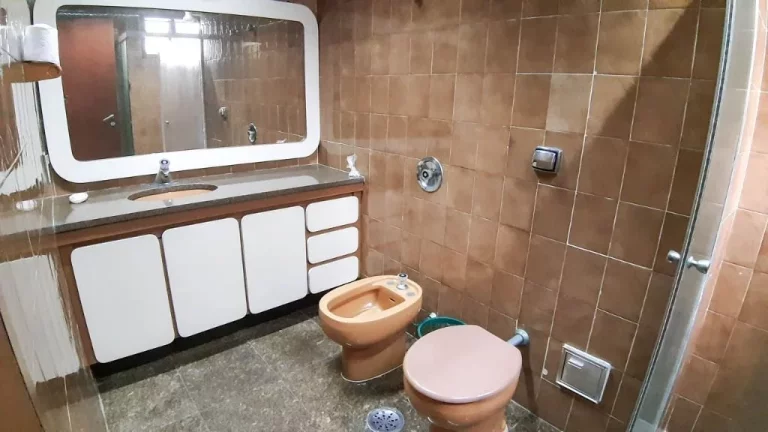 Imagem APARTAMENTO MOBILIADO, COM 190,00 M² DE ÁREA ÚTIL, 3 SUÍTES SENDO 1 MASTER E VAGA DE GARAGEM